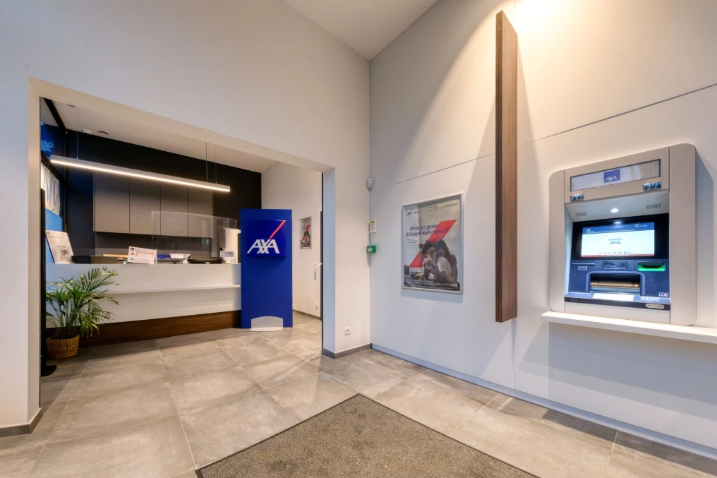Sas d'entrée avec distributeur automatique de billets — Crelan Épinois - Ascofimo